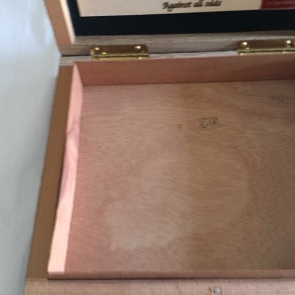 Rocky Patel Decade Cigar Box - Picture 4 of 6